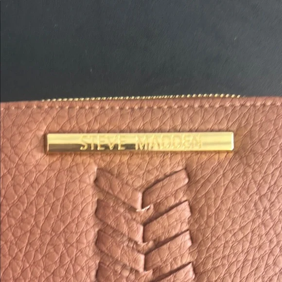 NWOT Steve Madden Brown Wallet with Gold Accents - Picture 2 of 9